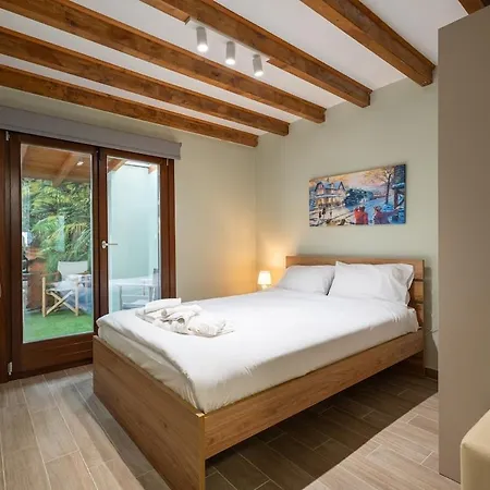 Wooden Semesterbostad Agria