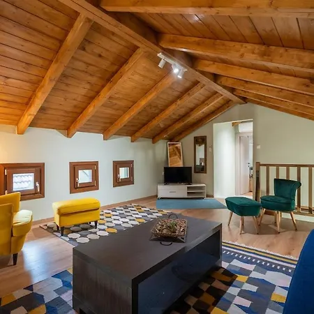 Wooden Semesterbostad Agria