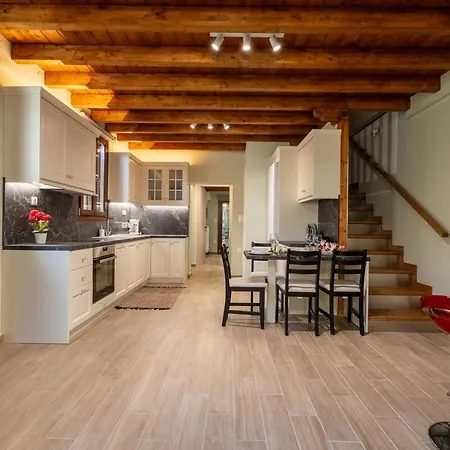 Wooden Semesterbostad